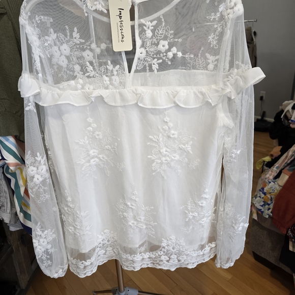 Impressions Ivory Floral Lace Blouse - Picture 8 of 12